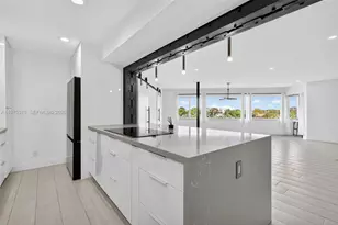 877 NE 195th St, Miami, FL 33179 - Photo 22