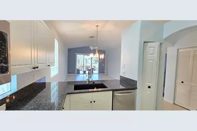 8214 Bellafiore Way, Boynton Beach, FL 33472 - Photo 6