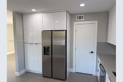 3275 SW 27th St #3275, Miami, FL 33133 - Photo 6