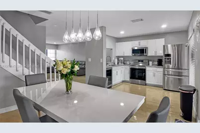 6353 NW 190th Ter, Hialeah, FL 33015 - Photo 8