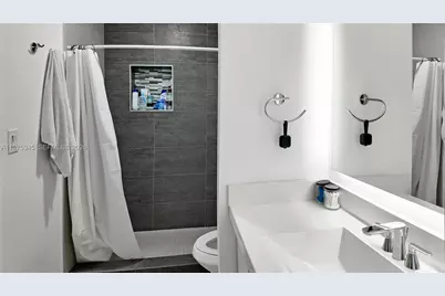 6353 NW 190th Ter, Hialeah, FL 33015 - Photo 22