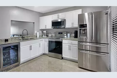 6353 NW 190th Ter, Hialeah, FL 33015 - Photo 10