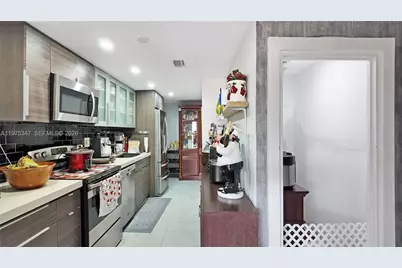 1461 E 7th Ct, Hialeah, FL 33010 - Photo 20