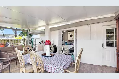 1461 E 7th Ct, Hialeah, FL 33010 - Photo 30