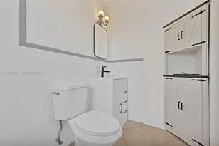 380 NW 47th Ct, Oakland Park, FL 33309 - Photo 10