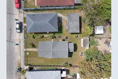 1733 NW 66th St, Miami, FL 33147 - Photo 14
