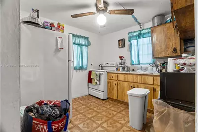 1733 NW 66th St, Miami, FL 33147 - Photo 22