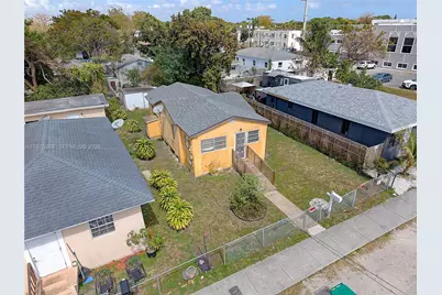 1733 NW 66th St, Miami, FL 33147 - Photo 6