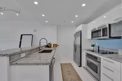 601 NE 36th St #811, Miami, FL 33137 - Photo 6