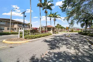 879 Twin Lakes Dr, Coral Springs, FL 33071 - Photo 32
