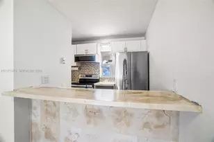 879 Twin Lakes Dr, Coral Springs, FL 33071 - Photo 10