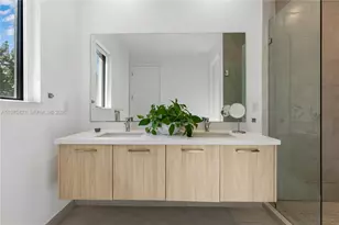 4301 NW 81st Ct, Doral, FL 33166 - Photo 22