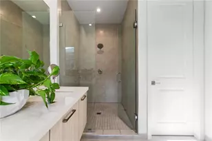 4301 NW 81st Ct, Doral, FL 33166 - Photo 24