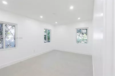905 Tangier St, Coral Gables, FL 33134 - Photo 8