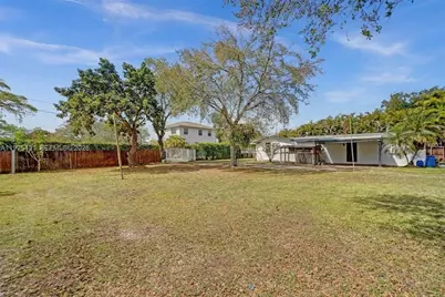 11809 NE 1st Ave, Miami, FL 33161 - Photo 38