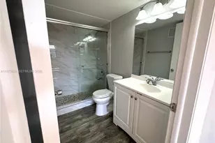 8160 Geneva Ct, Doral, FL 33166 - Photo 12