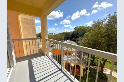 8160 Geneva Ct #404, Doral, FL 33166 - Photo 8