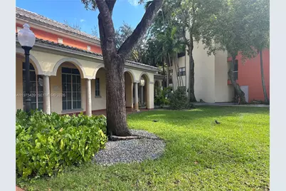 8160 Geneva Ct #404, Doral, FL 33166 - Photo 14