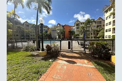 8160 Geneva Ct #404, Doral, FL 33166 - Photo 16