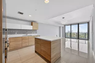 16385 Biscayne Blvd, North Miami Beach, FL 33160 - Photo 12