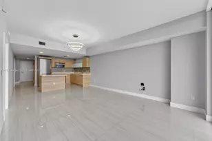 16385 Biscayne Blvd, North Miami Beach, FL 33160 - Photo 10