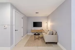 16385 Biscayne Blvd, North Miami Beach, FL 33160 - Photo 20