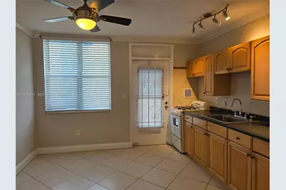 441 Collins Ave #19, Miami Beach, FL 33139 - Photo 8