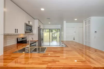 3905 Adra Ave #J-46B, Doral, FL 33178 - Photo 4