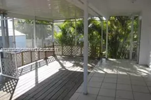 109 SW 1st Ave, Hallandale Beach, FL 33009 - Photo 16