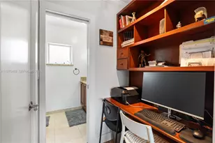 7282 Jacaranda Ln, Miami Lakes, FL 33014 - Photo 32