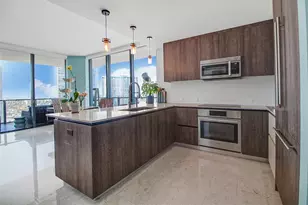 68 SE 6th St, Miami, FL 33131 - Photo 4