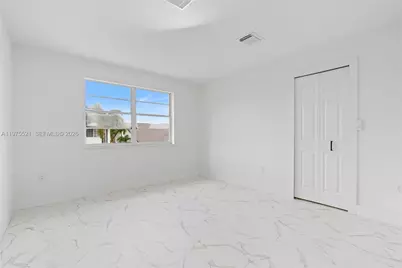 7945 NW 187th Ln, Hialeah, FL 33015 - Photo 32