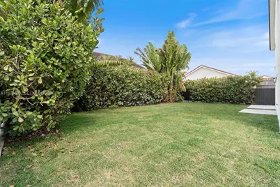 7945 NW 187th Ln, Hialeah, FL 33015 - Photo 36