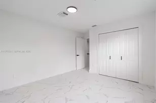 7945 NW 187th Ln, Hialeah, FL 33015 - Photo 28