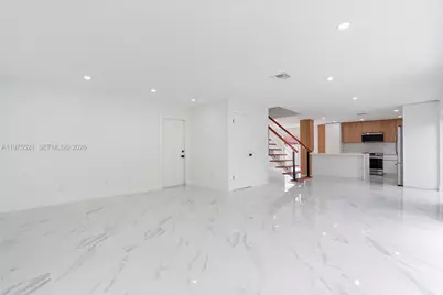 7945 NW 187th Ln, Hialeah, FL 33015 - Photo 14