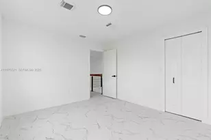 7945 NW 187th Ln, Hialeah, FL 33015 - Photo 30