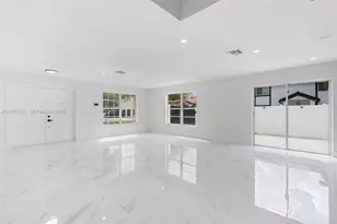 7945 NW 187th Ln, Hialeah, FL 33015 - Photo 12