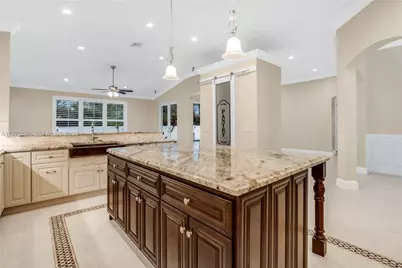 18801 SW 7th St, Pembroke Pines, FL 33029 - Photo 8