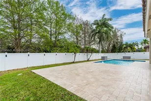 18801 SW 7th St, Pembroke Pines, FL 33029 - Photo 36