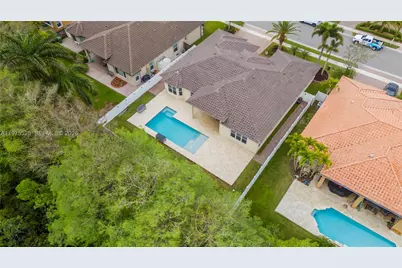 18801 SW 7th St, Pembroke Pines, FL 33029 - Photo 44