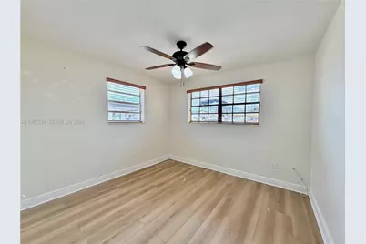 1351 W 34th St, Hialeah, FL 33012 - Photo 10