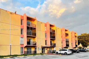 4721 NW 7th St, Miami, FL 33126 - Photo 10