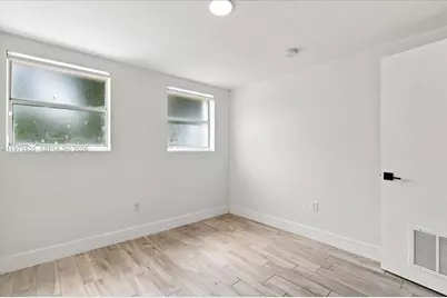1000 7th Street, Miami Beach, FL 33139 - Photo 32