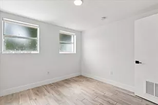 1000 7th St, Miami Beach, FL 33139 - Photo 32