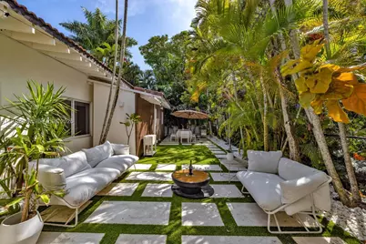 7630 NE 8th Ave, Miami, FL 33138 - Photo 6