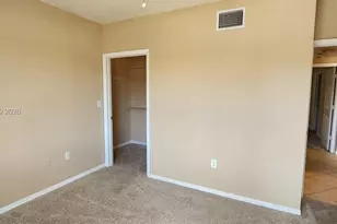6482 Emerald Dunes Dr, West Palm Beach, FL 33411 - Photo 6