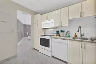 3101 N Country Club Dr, Aventura, FL 33180 - Photo 20