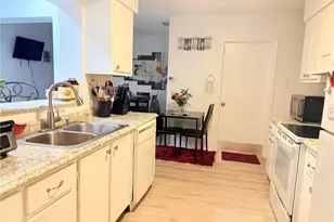 7102 NW 73rd St, Tamarac, FL 33321 - Photo 2