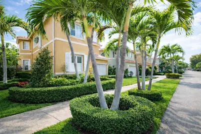 15542 SW 112th Dr, Miami, FL 33196 - Photo 2