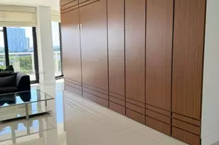 20281 E Country Club Dr, Aventura, FL 33180 - Photo 22